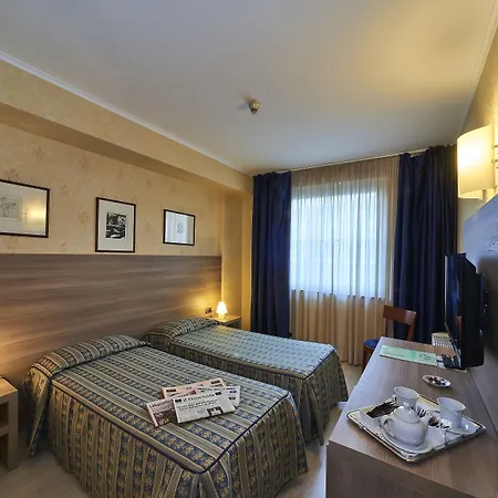 阿尔贝利酒店 3* 莱科