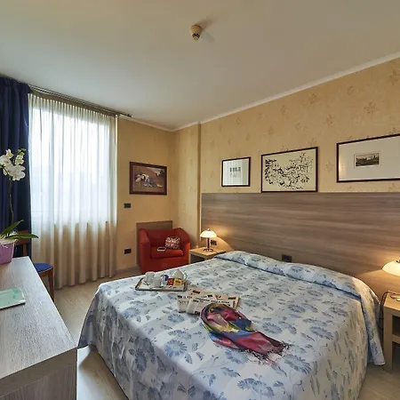 阿尔贝利酒店 3*