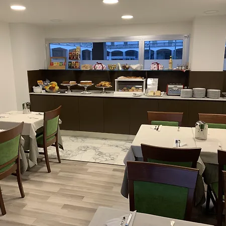 阿尔贝利酒店 3* 莱科